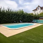 Les Ambassadeurs 3 Etoiles Nouvelles 2026 Logis Отель 3*