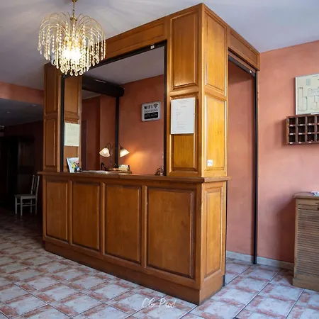 Les Ambassadeurs Logis Et Restaurant 3*