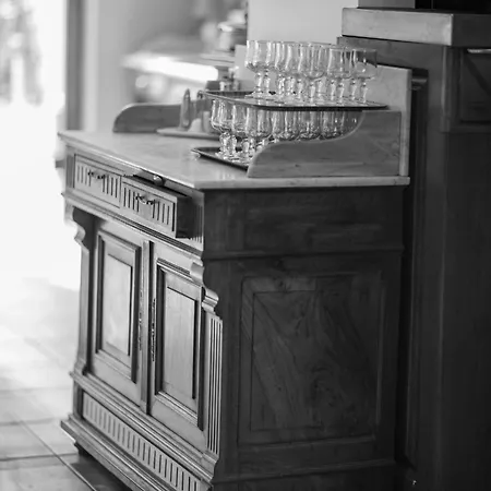 Les Ambassadeurs Logis Et Restaurant