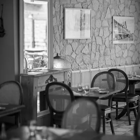 Les Ambassadeurs Logis Et Restaurant 3* Souillac