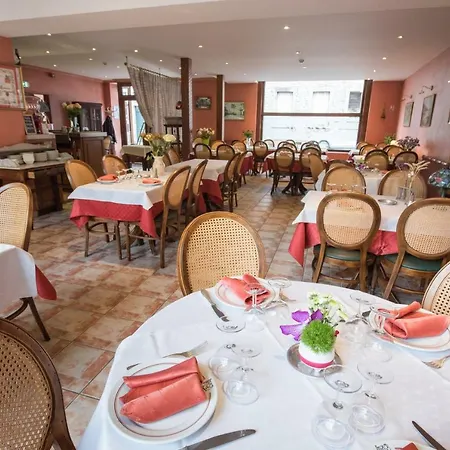 Les Ambassadeurs Logis Et Restaurant Ξενοδοχείο