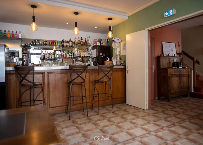 Les Ambassadeurs Hotel 3 Etoiles Nouvelles Chambres 2026 Logis Hotel فندق سويلاك