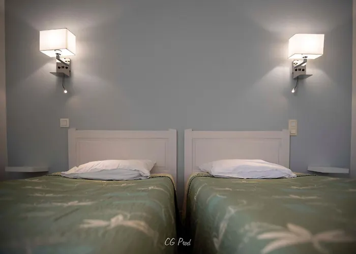 Les Ambassadeurs Hotel 3 Etoiles Nouvelles Chambres 2026 Logis Hotel 3* سويلاك