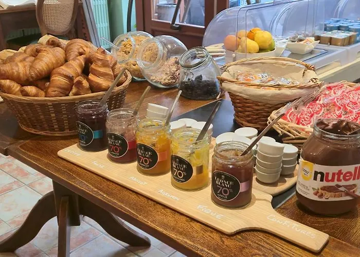 Les Ambassadeurs Hotel 3 Etoiles Nouvelles Chambres 2026 Logis Hotel فندق 3*