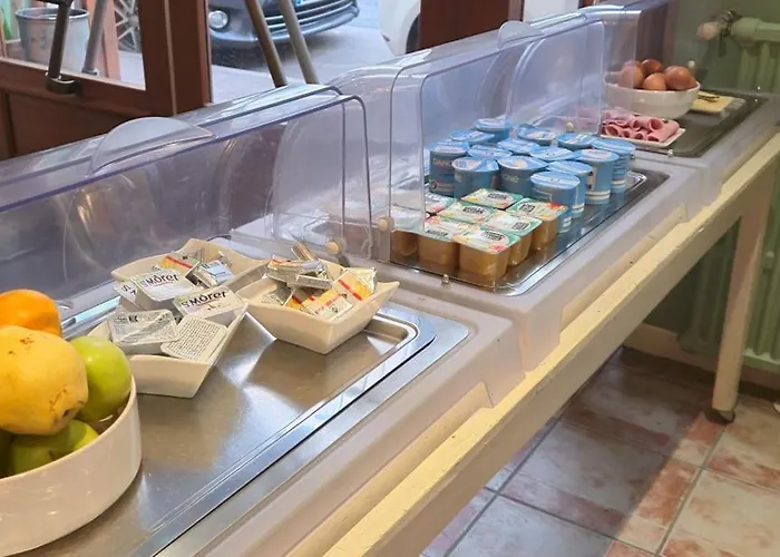 Les Ambassadeurs Logis Et Restaurant 3* Souillac