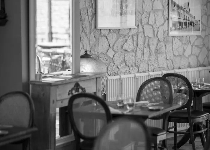 Les Ambassadeurs 3 Etoiles Nouvelles 2026 Logis 3* Souillac