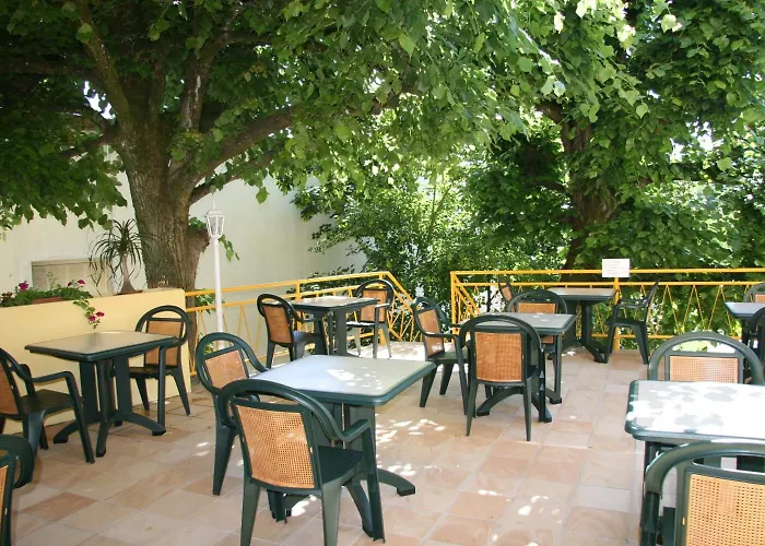 فندق Les Ambassadeurs Hotel 3 Etoiles Nouvelles Chambres 2026 Logis Hotel سويلاك