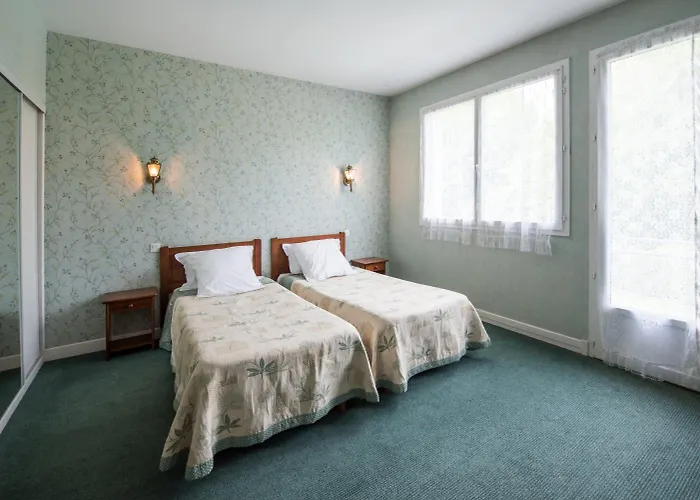 Les Ambassadeurs 3 Etoiles Nouvelles 2026 Logis 3* Souillac